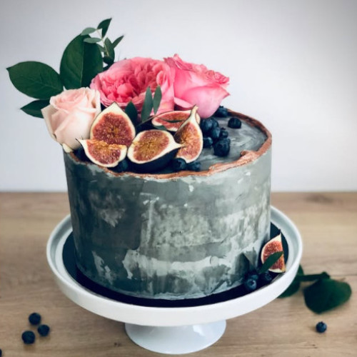Decoruri personalizate - Cakes with a twist